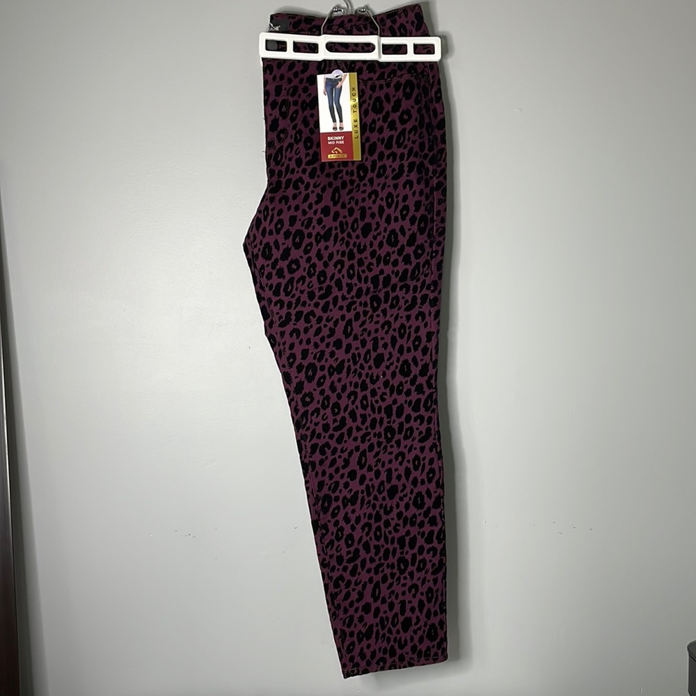 Jordache Mid Rise Skinny Leopard Print Jeans